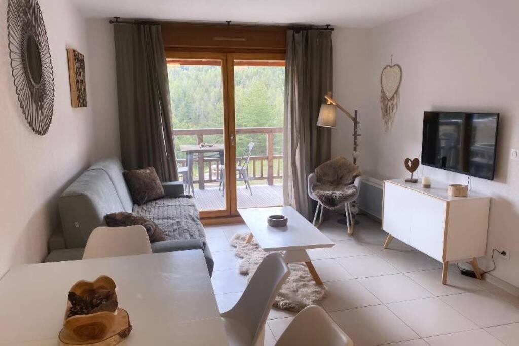 Appartement De Charme Dans Residence Avec Piscine La Joue Du Loup Saint-Étienne-en-Dévoluy Exteriér fotografie