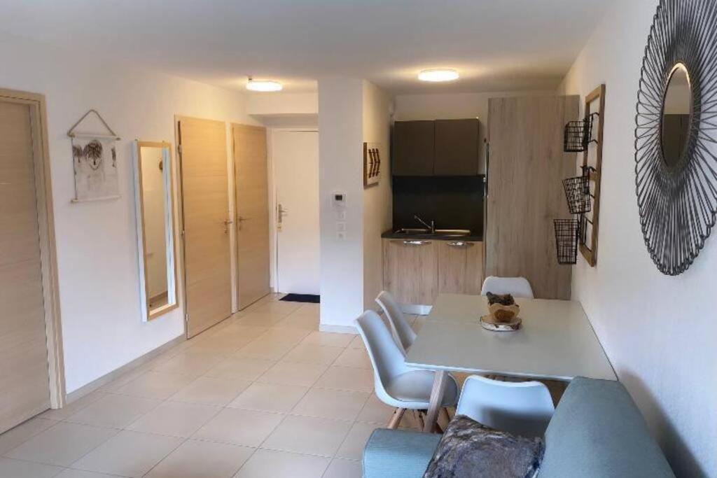 Appartement De Charme Dans Residence Avec Piscine La Joue Du Loup Saint-Étienne-en-Dévoluy Exteriér fotografie